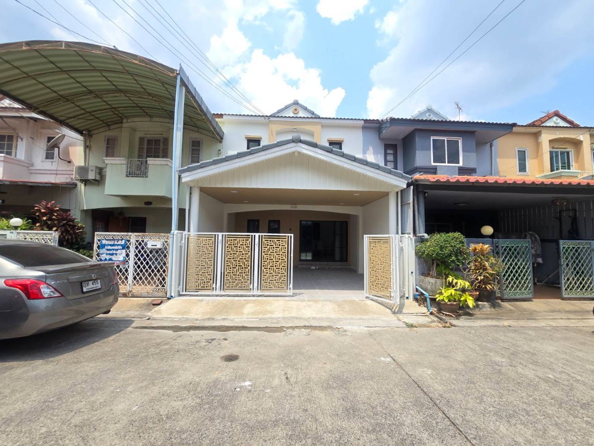 รูป ทาวน์เฮ้าส์ 2 ชั้น กว้างมาก ตกแต่งใหม่ทั้งหลัง ทำเลดี ถนนหทัยราษฎร์-ไทยรามัญ หมู่บ้านเคซีรามอินทรา8 ซ.2 เฟอร์นิเจอร์ใหม่ สวยหรูมาก ราคาถูก - รูปที่ 2/25