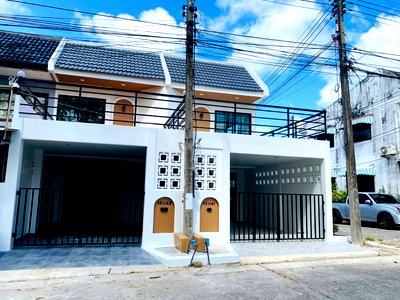 ขายทาวน์โฮม : ✨ 🏡ขายบ้านทาวน์เฮ้าส์ 2 ชั้น โซนราไวย์ รีโนเวทใหม่ พร้อมอยู่ ใกล้แมคโคร 2 ทำเลดี 📍