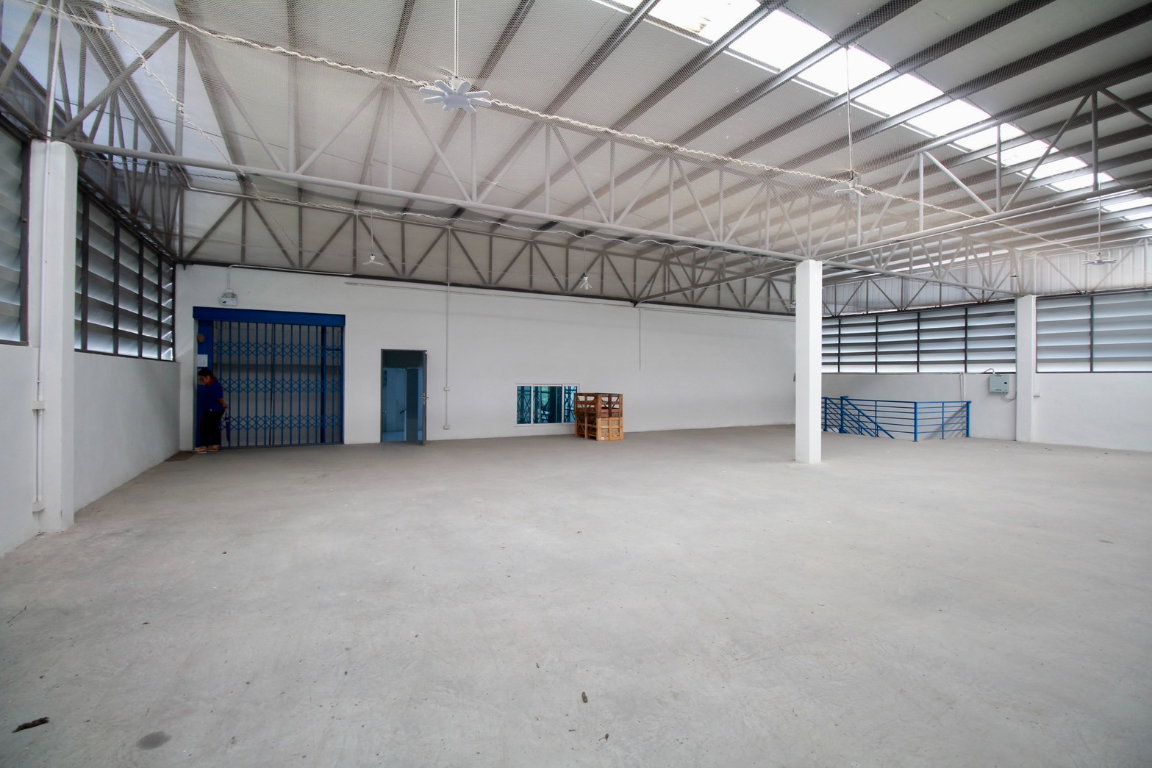 รูป ขายโกดังใหม่พร้อมสำนักงาน 3 ชั้น เนื้อที่ 2 ไร่ ศรีราชา ชลบุรี ใกล้นิคมปิ่นทอง 2 กม - รูปที่ 16/30