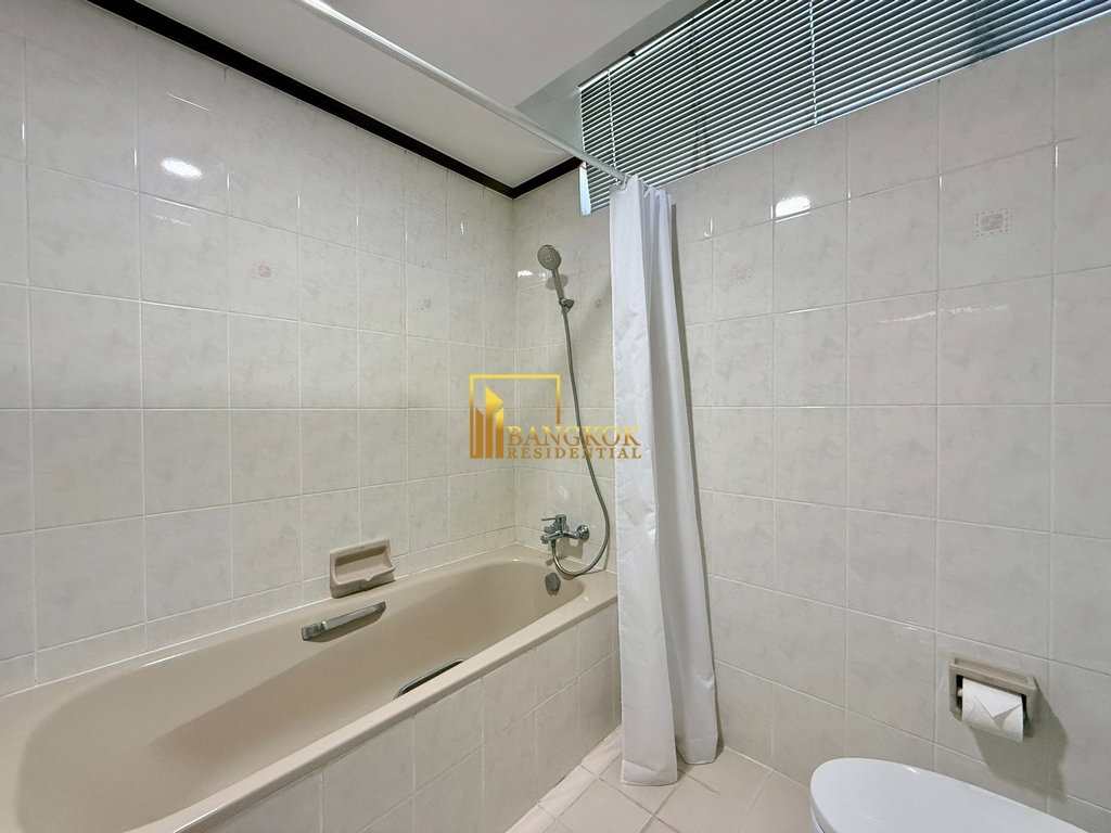 picture Ruamsuk Condominium | Spacious 3 Bedroom Property For Rent - BR60019CD - 26/52