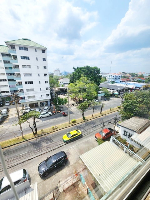 รูป ตลาดตะวันนา 450ม. แฮปปี้แลนด์ 600ม. คลินิก ถนนลาดพร้าว 115-119 เดอะมอลล์ บางกะปิ 450 ม. อาคารพาณิชย์ 3.5ชั้น ให้เช่า 2-3นอน 3ห้องน้ำ - รูปที่ 8/8