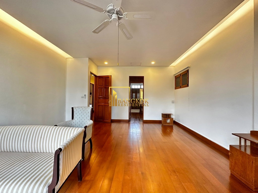 รูป Spacious 3 Bedroom Townhouse in Thonglor Area - BR28044SH - รูปที่ 12/40