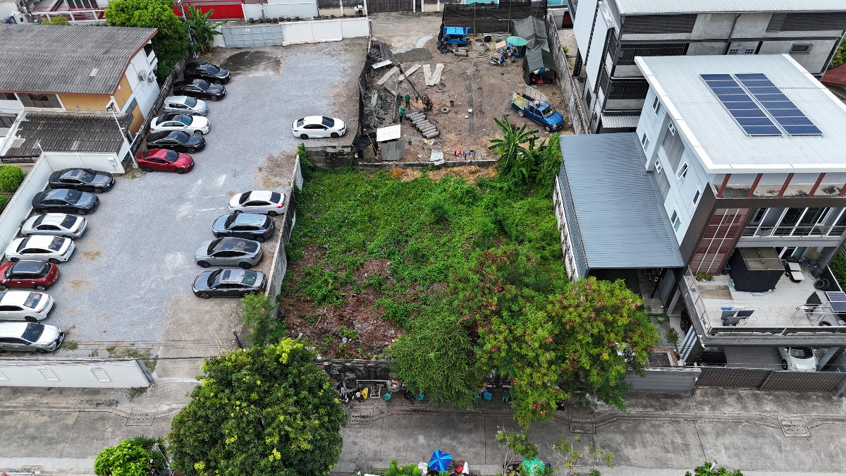 รูป 🔥 ขาย 🔥 ที่ดินปรีดีพรหมยงค์ ซอย 20 / 102 ตร.ว. E156 - รูปที่ 1/5