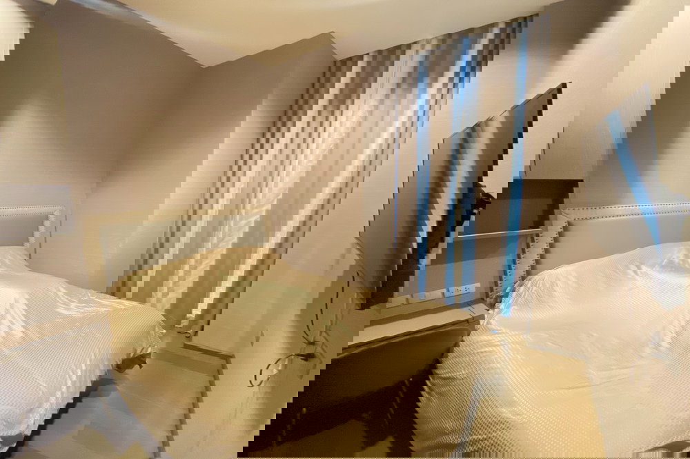 รูป 🔥เช่าด่วน !! The Diplomat Sathorn, 2 ห้องนอน, 2 ห้องน้ำ, ห้องไซส์ใหญ่, ห้องทิศตะวันออก, ทำเลดี !!🔥Code C20221201642 แต่งครบ, พร้อมเข้าอยู่ 📣📣 - รูปที่ 5/8