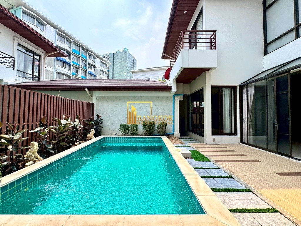รูป Spacious 4 Bedroom Pool Villa for Rent in Sukhumvit 26 - BR28240SH - รูปที่ 7/57