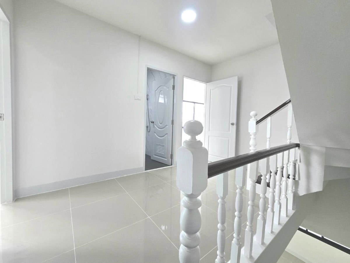 รูป ทาวน์เฮ้าส์ 3ชั้น ตกแต่งใหม่ ทำเลดี หมู่บ้านเมืองทรัพย์ธานี ซ.20 หลังมุมนอก ใกล้รถไฟฟ้า ซอยเลียบคลองสอง 25 คลองสามวา - รูปที่ 25/36