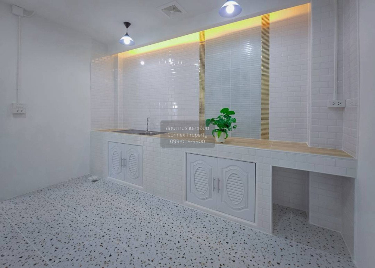 รูป ขายทาวน์เฮ้าส์/ทาวน์โฮม  บัวทองธานี พาร์ค ห้องมุม รีโนเวทใหม่ บางบัวทอง บางบัวทอง นนทบุรี CX-148666 ✅ ทักไลน์ @connexproperty ตอบทันที ทีมงานมืออาชีพ ✅ - รูปที่ 6/12