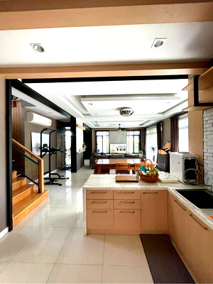 เช่าบ้านเดี่ยว พัฒนาการ 32 : ให้เช่าบ้านเดี่ยว การเดินทงสะดวก ใกล้ทองหล่อ