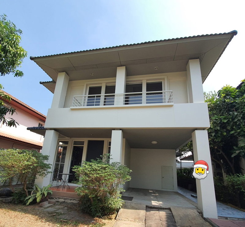 บ้านเดี่ยวให้เช่า : 🏡 ให้เช่าบ้านเดี่ยว 2 ชั้น Bangkok Villa Pradit Manutham 3 3 ห้องนอน 3 ห้องน้ำ บ้านพร้อมอยู่ เฟอร์นิเจอร์ครบ บรรยากาศเงียบสงบ