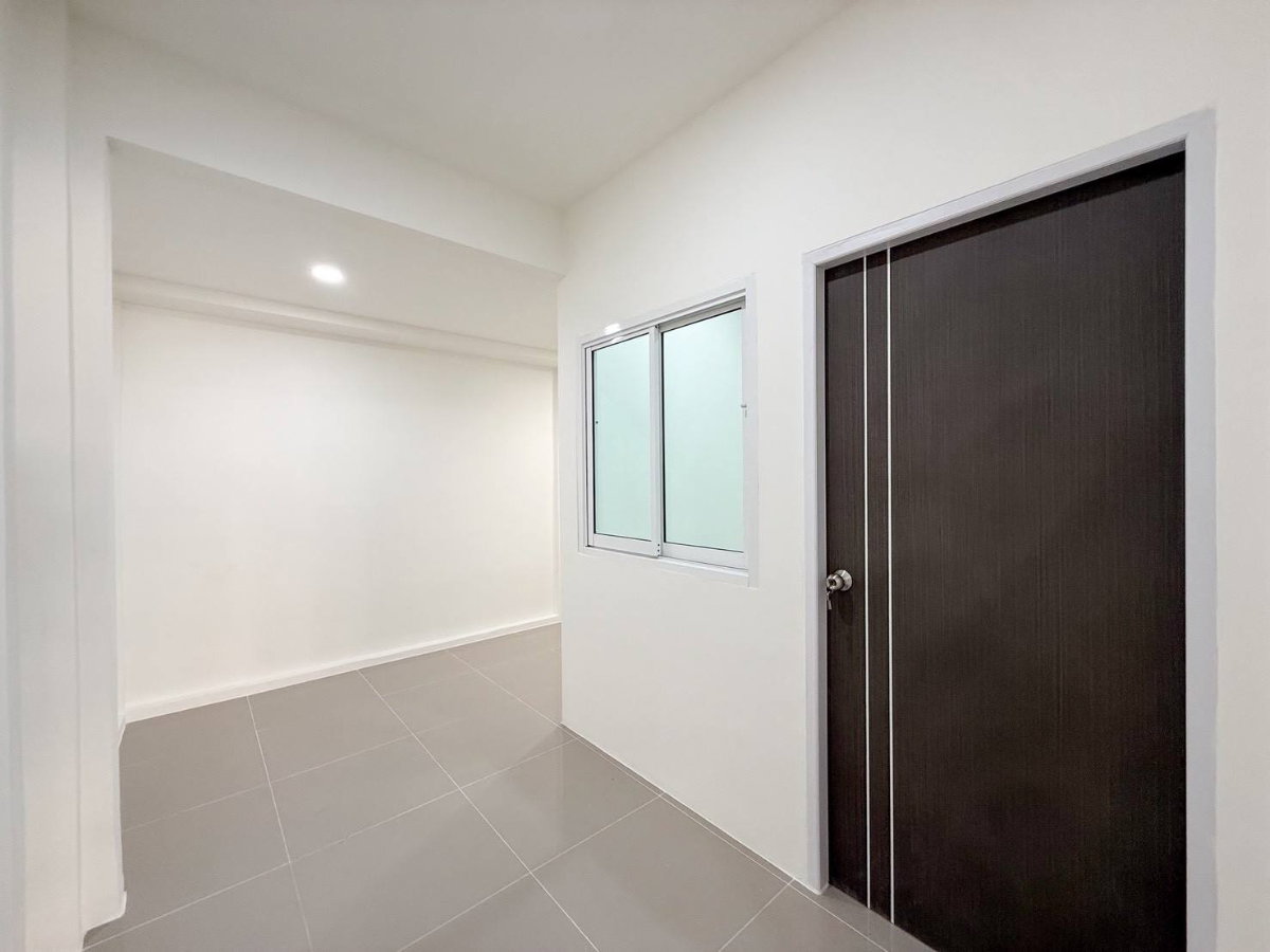รูป 🏡 ขายบ้านมุม หมู่บ้านธารทอง 5 รีโนเวทใหม่ พร้อมอยู่ ทำเลเมืองทอง บรรยากาศดี น่าอยู่มาก✨ - รูปที่ 5/30