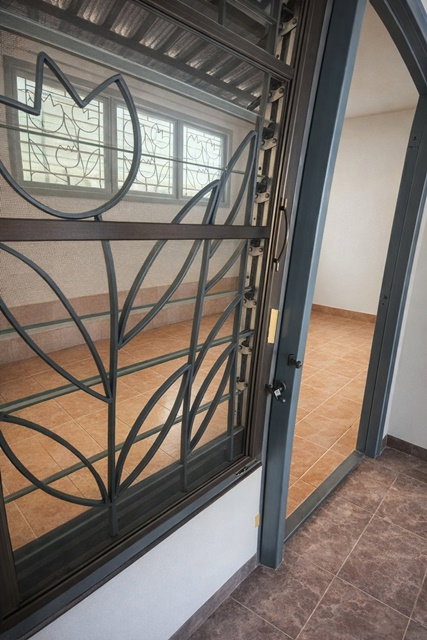 รูป ถนนลาดพร้าว 115-119 เดอะมอลล์ บางกะปิ 450 ม. อาคารพาณิชย์ 3.5ชั้น ให้เช่า 2-3นอน 3ห้องน้ำ ตลาดตะวันนา 450ม. แฮปปี้แลนด์ 600ม. คลินิก - รูปที่ 4/8