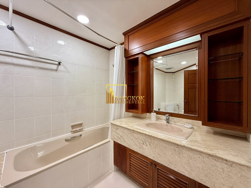picture Ruamsuk Condominium | Spacious 3 Bedroom Property For Rent - BR60019CD - 31/52