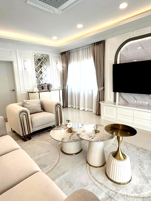 Houses for rent Bang Plee Samut Prakarn : New house, never lived in! Centro Bangna Phase 2 project, fully built-in, near the garden, beautiful corner plot.