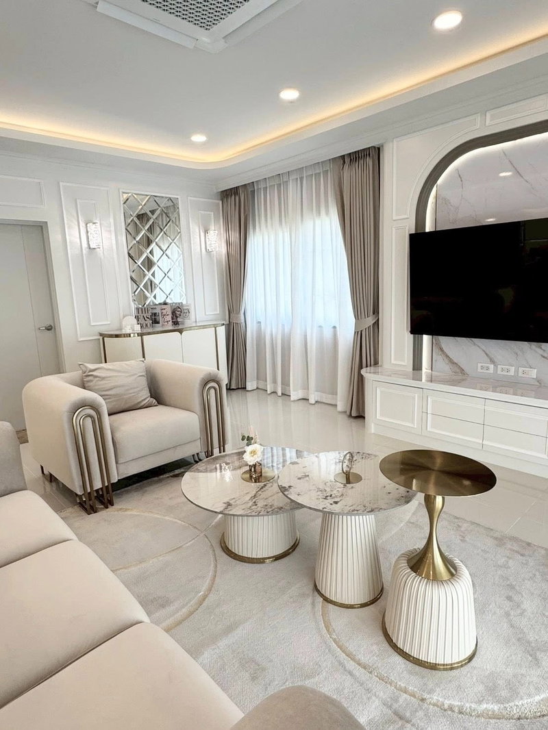 Houses for rent : New house, never lived in! Centro Bangna Phase 2 project, fully built-in, near the garden, beautiful corner plot.