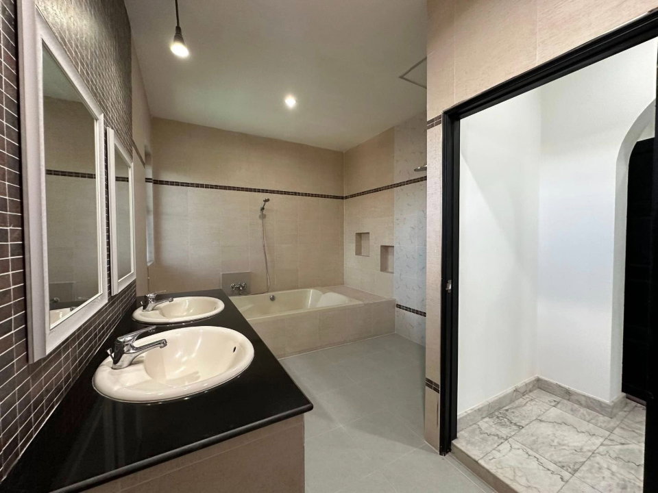 รูป วิลล่าพร้อมสระว่ายน้ำในฝันของคุณที่พัทยา: วิลล่าหรู 5 ห้องนอน 5 ห้องน้ำ พร้อมสระว่ายน้ำส่วนตัว ในโครงการ ซ.ทุ่งกลมตาลหมัน ใกล้โรงเรียนนานาชาติธารา - รูปที่ 24/29