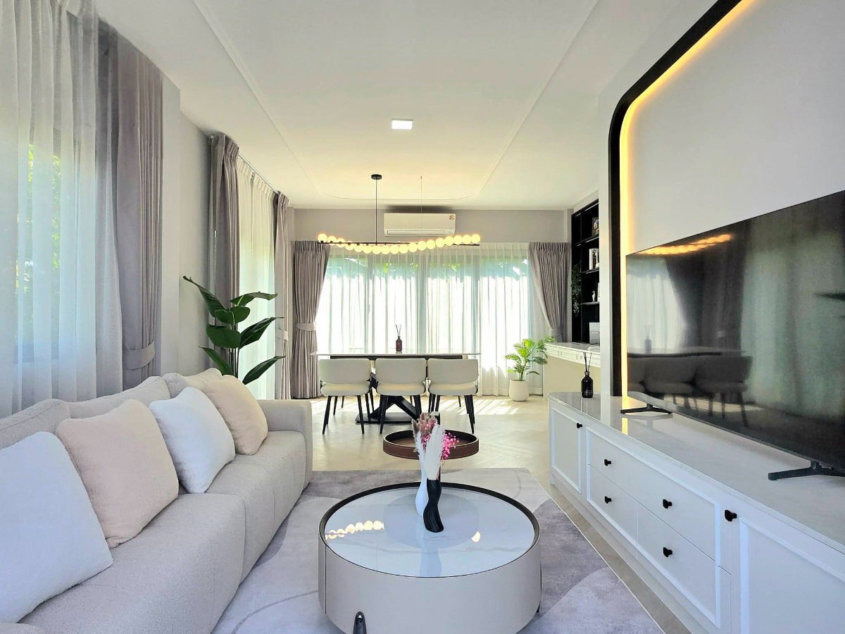 รูป ขายบ้าน แกรนด์ พลีโน่ สุขุมวิท-บางนา พื้นที่สวนในบ้านใหญ่ที่สุดในหมู่บ้าน - รูปที่ 3/24