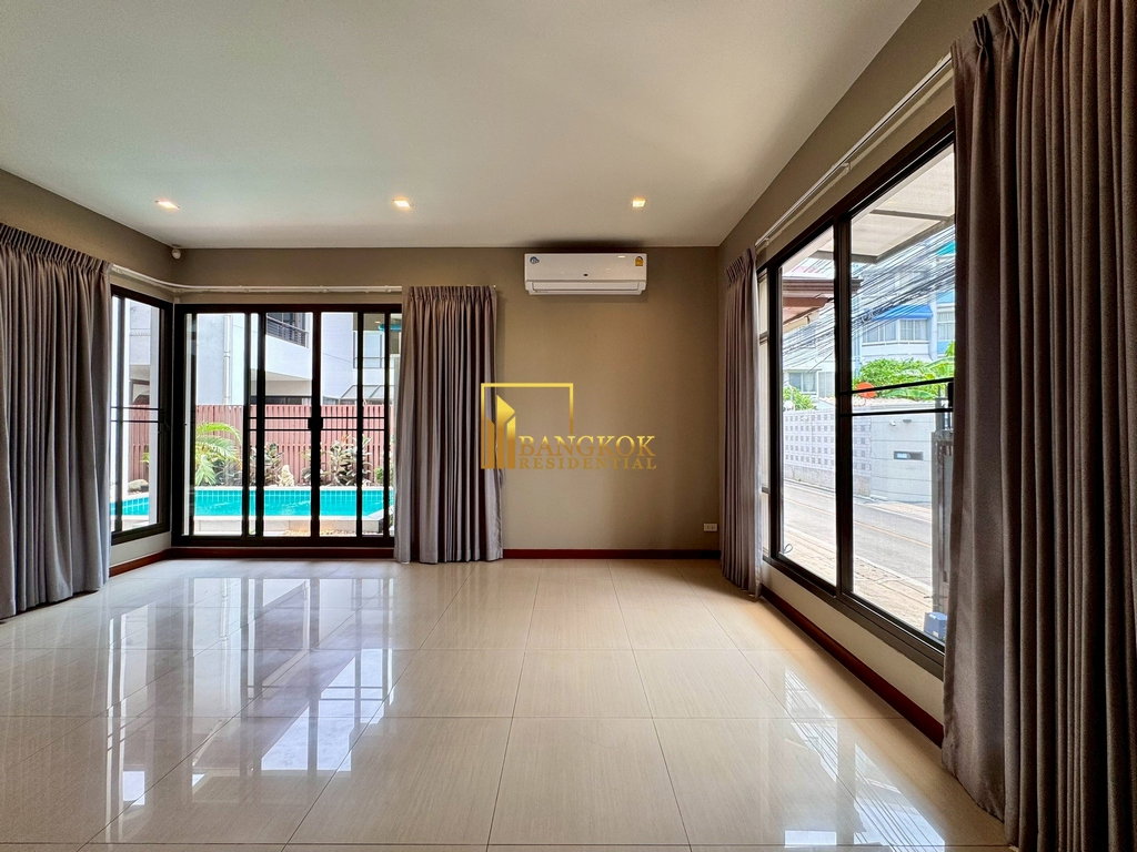 รูป Spacious 4 Bedroom Pool Villa for Rent in Sukhumvit 26 - BR28240SH - รูปที่ 20/57