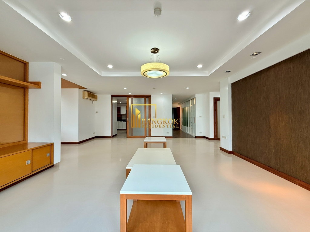 รูป Very Spacious 4 Bedroom Luxury Apartment in Phrom Phong - BR20691AP - รูปที่ 3/49