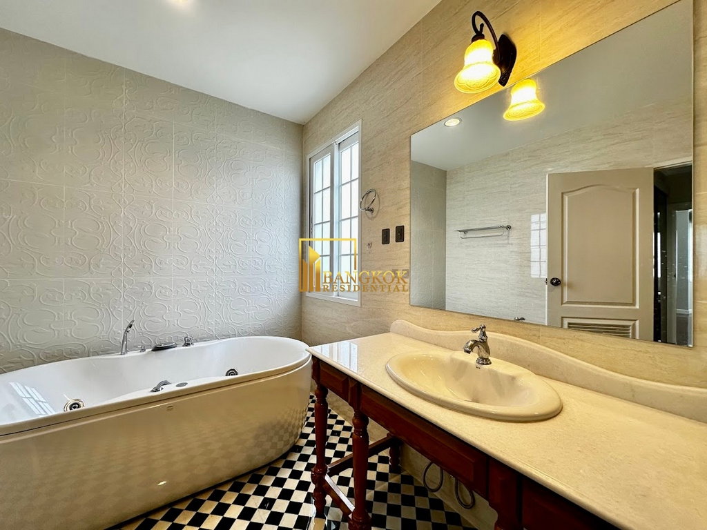 รูป Fantasia Villa 4 | Elegant 4 Bed House For Rent in Bang Na Compound - BR27892SH - รูปที่ 20/48