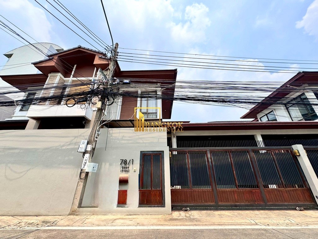 รูป Spacious 4 Bedroom Pool Villa for Rent in Sukhumvit 26 - BR28240SH - รูปที่ 2/57