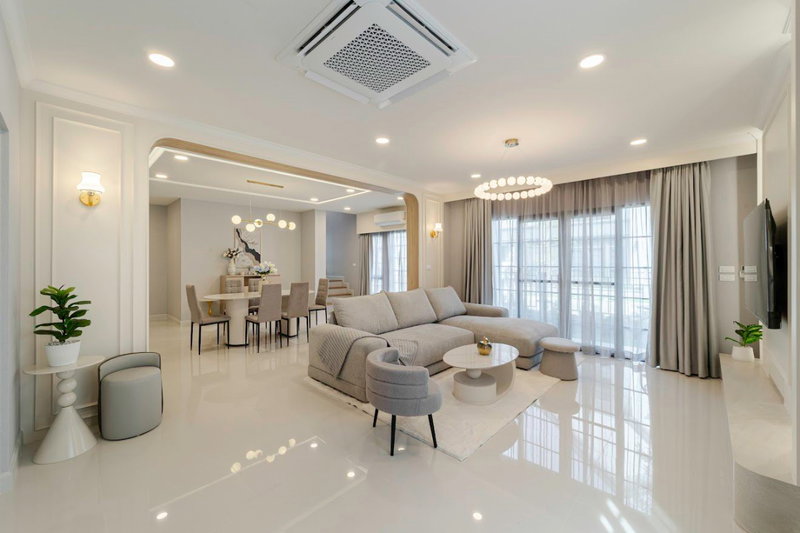 Houses for rent : 2-story detached house for rent, Centro Bangna, good location, near Mega Bangna, ready to move in.
