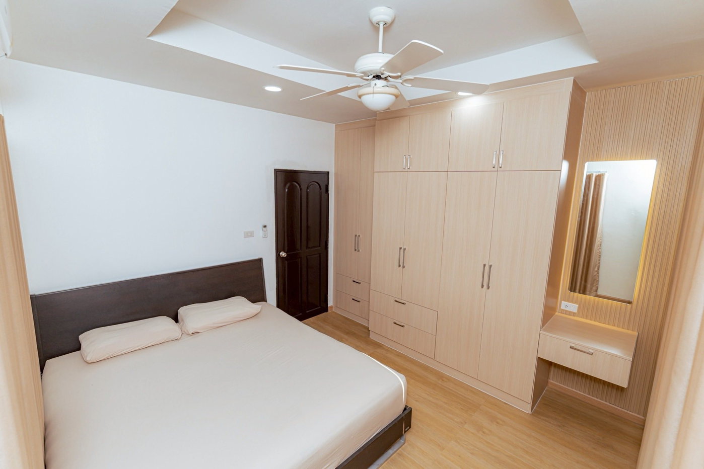picture Pool Villa for Sale in East Pattaya Near Sukhumvit and Jomtien - 17/21