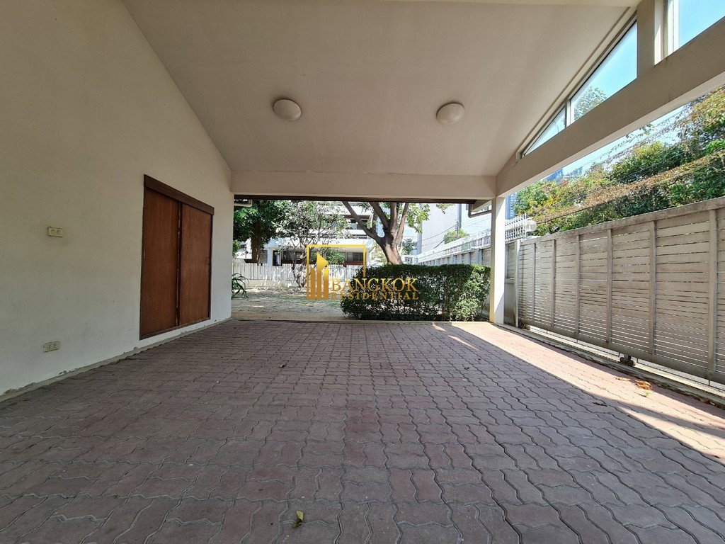 รูป Charming 3 Bedroom House For Rent in Nana - BR7742SH - รูปที่ 3/26