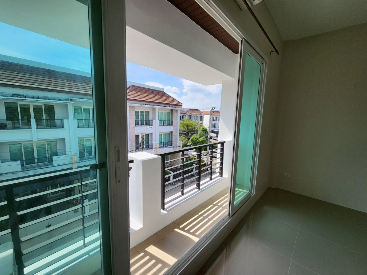 รูป 🏡 ปล่อยเช่า ทาวน์โฮม 3 ชั้น หมู่บ้านกลางเมือง S‑Sense พระราม9‑ลาดพร้าว 4 ห้องนอน 3 ห้องน้ำ บ้านตกแต่งใหม่ พร้อมเข้าอยู่ ทำเลเดินทางสะดวก ใกล้ MRT  - รูปที่ 20/20