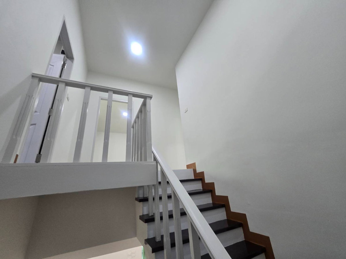 รูป บ้านแฝดสไตล์บ้านเดี่ยว หลังใหญ่ ต่อเติมเต็ม รีโนเวทใหม่ สวย พร้อมอยู่ ทำเลดีต้นโครงการ หมู่บ้านพนาสนธิ์วิลล่า ลำลูกกาคลอง4 ไสวประชาราษฎร์ - รูปที่ 18/35