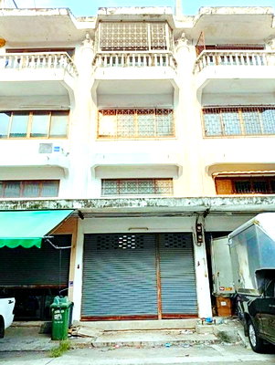 เช่าอาคารพาณิชย์ กรุงเทพมหานคร : ใกล้โลตัส พระราม 2 800 ม.และ บิ๊กซี พระราม 2 เทียนทะเล12-18 แสมดำ อาคารให้เช่า 3.5 ชั้น 3 นอน 16 ตร.วา. 220 ตร.ม. ตลาดบางขุนเทียน 1.9 กม.