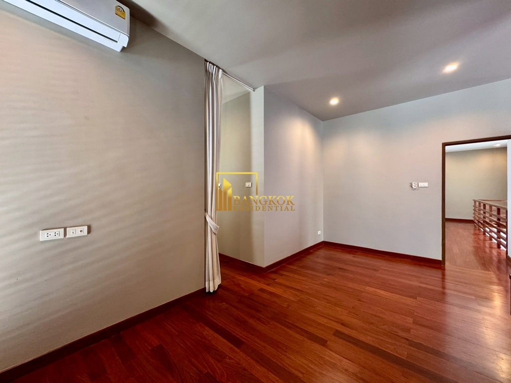 รูป Spacious 4 Bedroom Pool Villa for Rent in Sukhumvit 26 - BR28240SH - รูปที่ 36/57