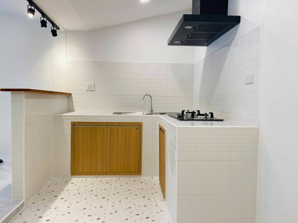 รูป ✨ 🏡ขายบ้านทาวน์เฮ้าส์ 2 ชั้น โซนราไวย์ รีโนเวทใหม่ พร้อมอยู่ ใกล้แมคโคร 2 ทำเลดี 📍 - รูปที่ 4/15