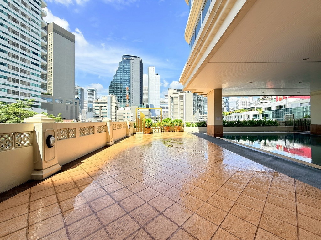 รูป Very Spacious 4 Bedroom Luxury Apartment in Phrom Phong - BR20691AP - รูปที่ 44/49