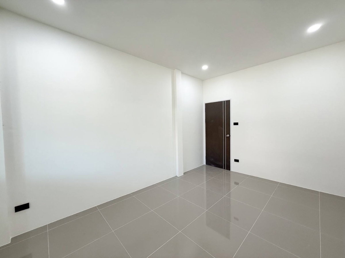 รูป  🏡 ขายบ้านมุม หมู่บ้านธารทอง 5 รีโนเวทใหม่ พร้อมอยู่ ทำเลเมืองทอง บรรยากาศดี น่าอยู่มาก✨ - รูปที่ 29/30