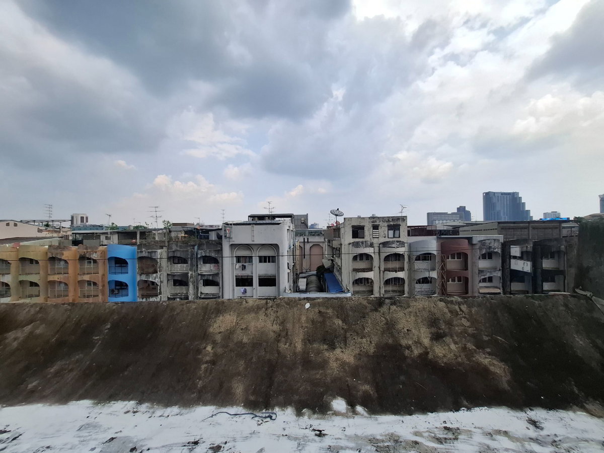 picture Four-story commercial building, Happyland. - 37/57