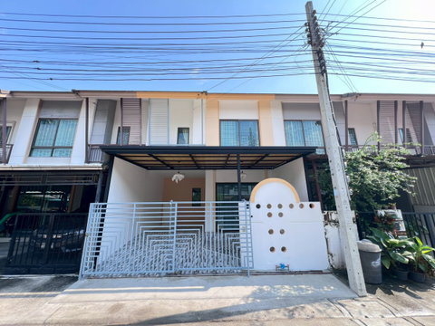ทาวน์โฮม รีโนเวทใหม่ หมู่บ้านพฤกษา ไพร์ม รามอินทรา-คู้บอน ถนนคู้บอน แขวงท่าแร้ง เขตบางเขน เฟอร์นิเจอร์พร้อมอยู่
