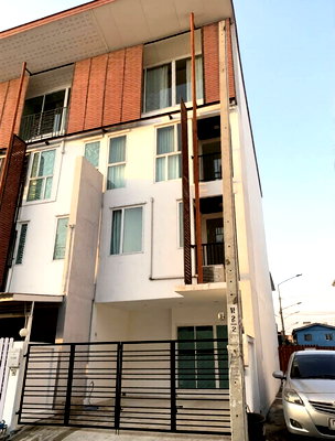 เช่าทาวน์โฮม ถนนแจ้งวัฒนะ : T 1500 ให้เช่า ทาวน์โฮม 3 ชั้น หลังมุม ม.Attic Lite แจ้งวัฒนะ ใกล้Central บ้้านสวย เฟอร์นิเจอร์ครบ พร้อมอยู่ ราคา 18,000 บาท