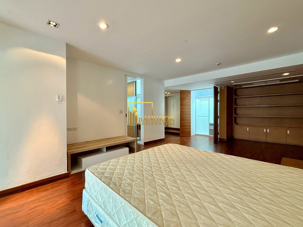 รูป Very Spacious 4 Bedroom Luxury Apartment in Phrom Phong - BR20691AP - รูปที่ 29/49