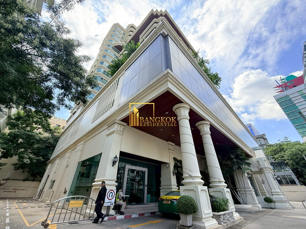 รูป Very Spacious 4 Bedroom Luxury Apartment in Phrom Phong - BR20691AP - รูปที่ 49/49