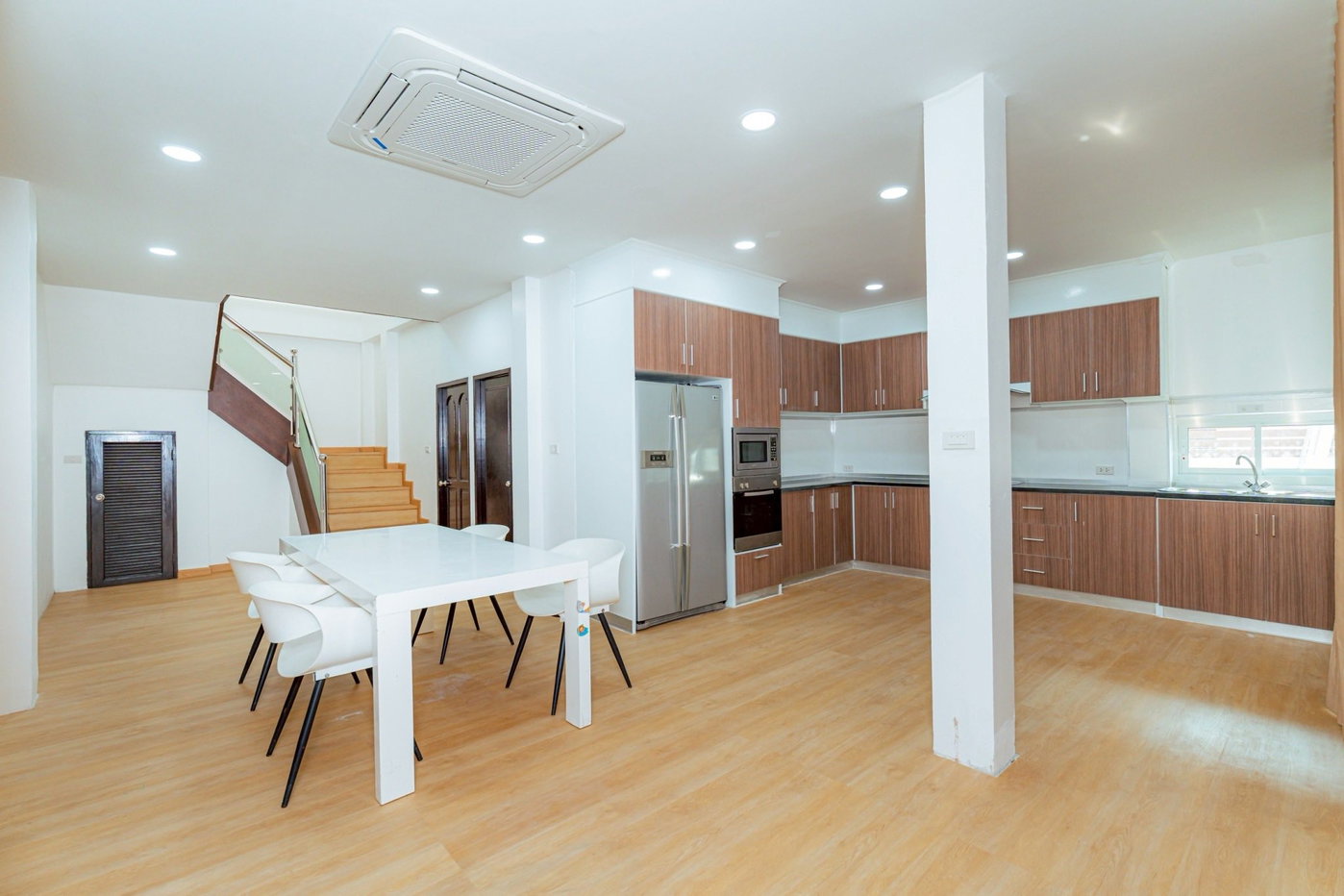 picture Pool Villa for Sale in East Pattaya Near Sukhumvit and Jomtien - 7/21