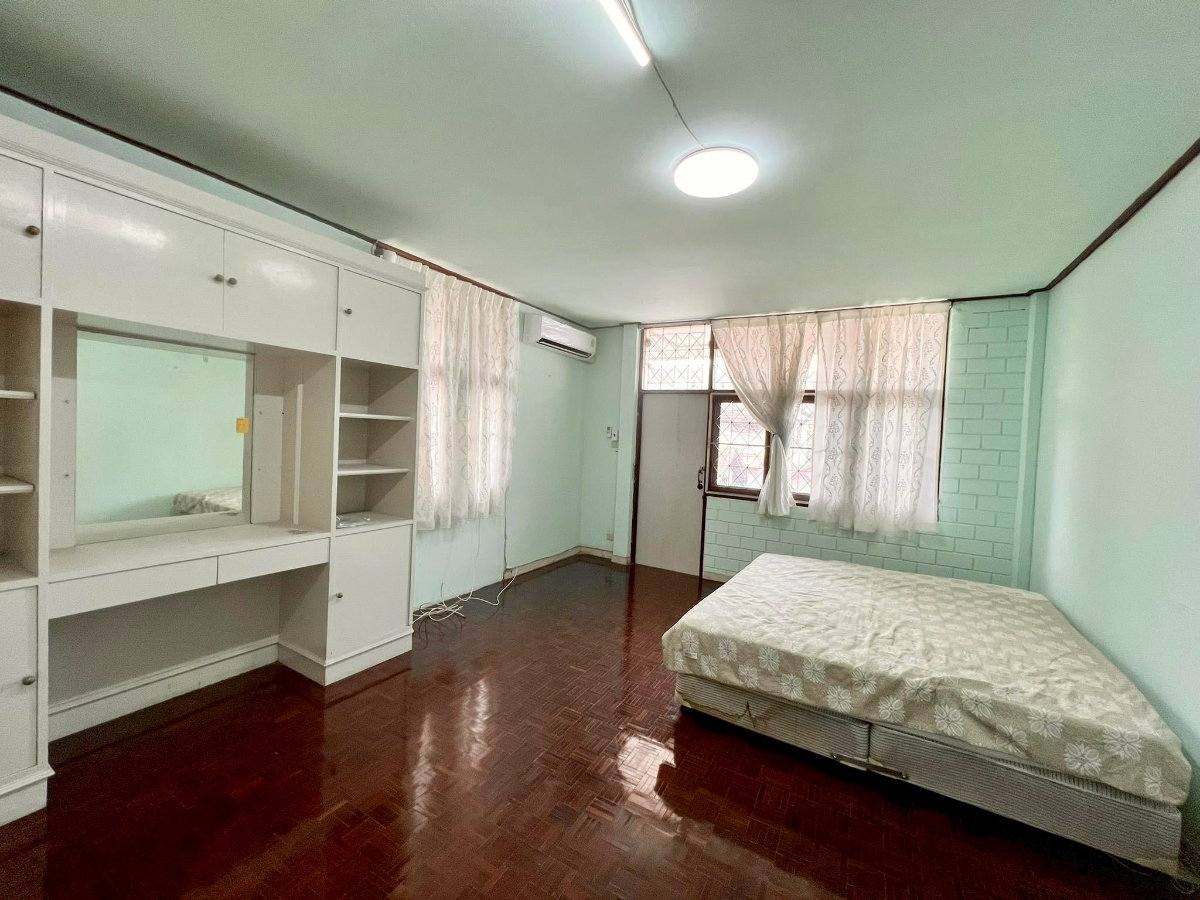 รูป ให้เช่าบ้านเดี่ยว ม.ราชตฤนมัย ใกล้สถานีรถไฟฟฟ้าพหลโยธิน59  หลังใหญ่ 105 ตรว. เหมาะสำหรับเช่าอยู่อาศัย หรือทำโฮมออฟฟิศ - รูปที่ 6/11