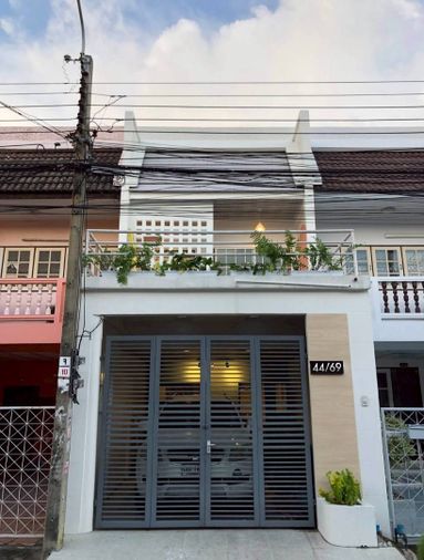 2-bed townhouse for rent, 184 sqm, 23 sq wah, Bueng Kum