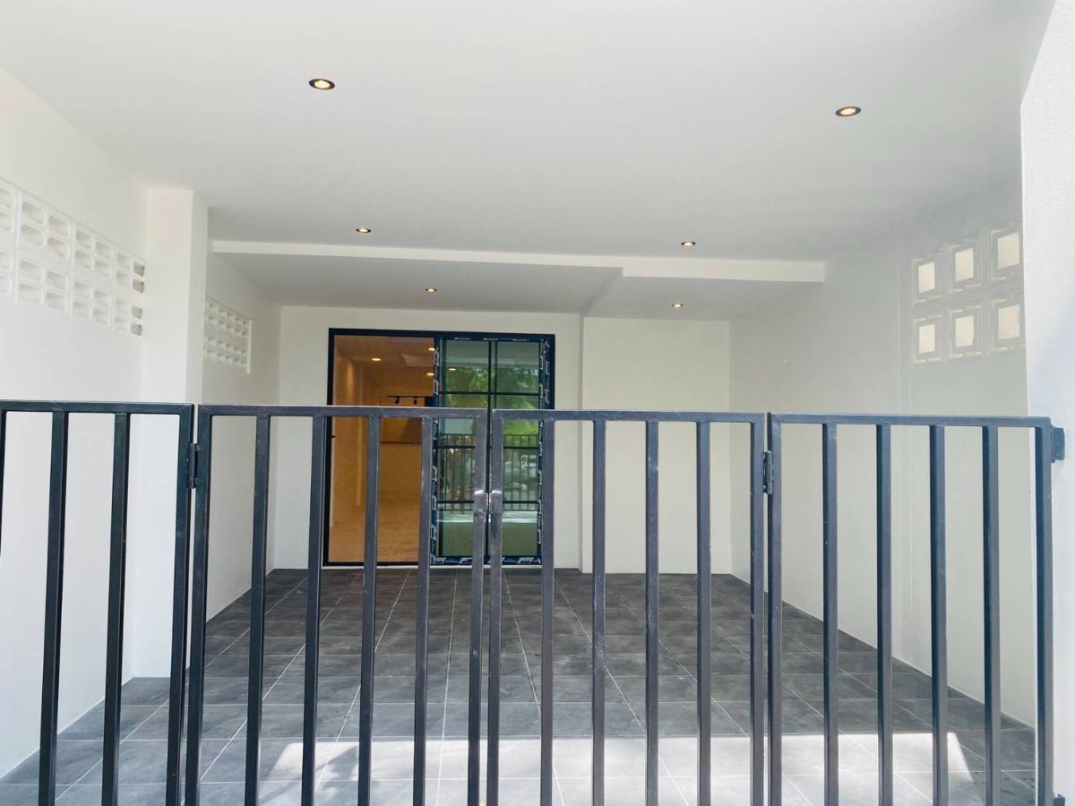 รูป ✨ 🏡ขายบ้านทาวน์เฮ้าส์ 2 ชั้น โซนราไวย์ รีโนเวทใหม่ พร้อมอยู่ ใกล้แมคโคร 2 ทำเลดี 📍 - รูปที่ 13/15