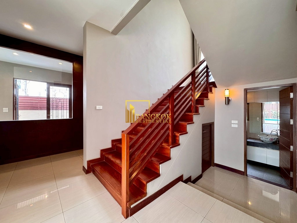 รูป Spacious 4 Bedroom Pool Villa for Rent in Sukhumvit 26 - BR28240SH - รูปที่ 28/57