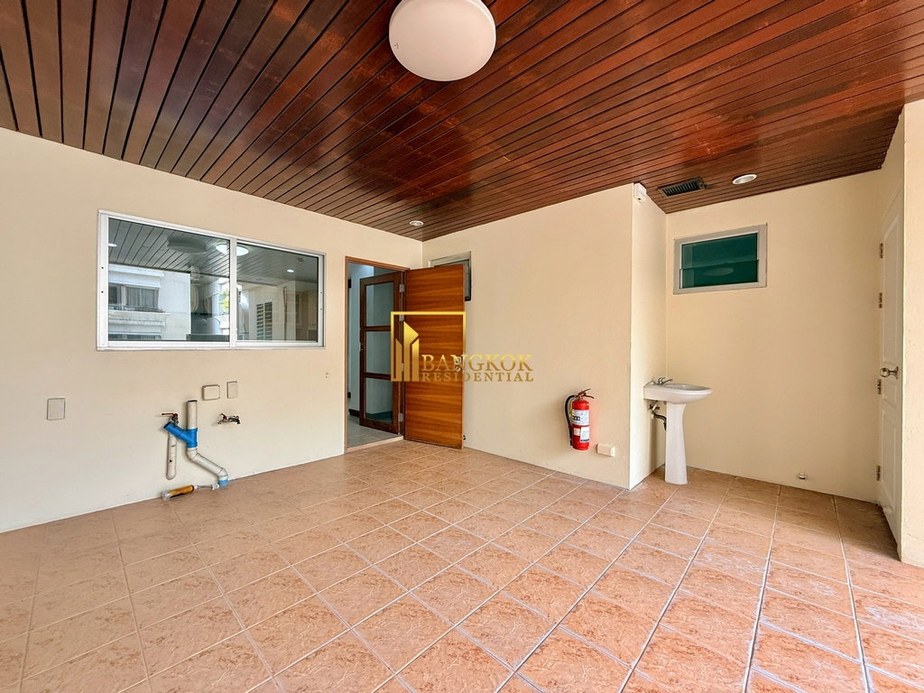 รูป Very Spacious 4 Bedroom Luxury Apartment in Phrom Phong - BR20691AP - รูปที่ 39/49