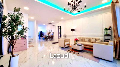 Townhouses for sale Chonburi : Stunning Modern Luxury Townhouse for Sale