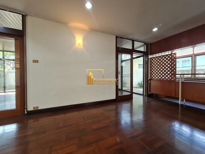 3-bed house for rent, 260 sqm, 1 sq wah, Khlong Toei