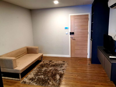 เช่าคอนโด รร.สารสาสน์วิเทศ มีนบุรี : ให้ เช่า Esta Bliss Condo รามอินทรา ห้องกว้าง 2 นอน ติดรถไฟฟ้าสถานีเศรษฐบุตรบำเพ็ญ วิวสระว่ายน้ำ