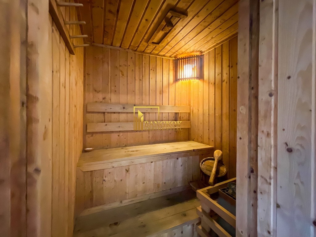 รูป Renovated 2 Bedroom Apartment in Silom Area - BR21231AP - รูปที่ 25/31