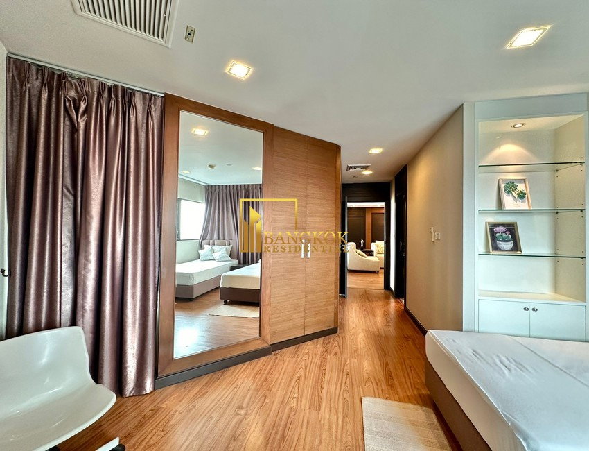 picture Sathorn Gardens | Beautiful 3 Bedroom Luxury Condo in Sathorn - BR6931CD - 28/46